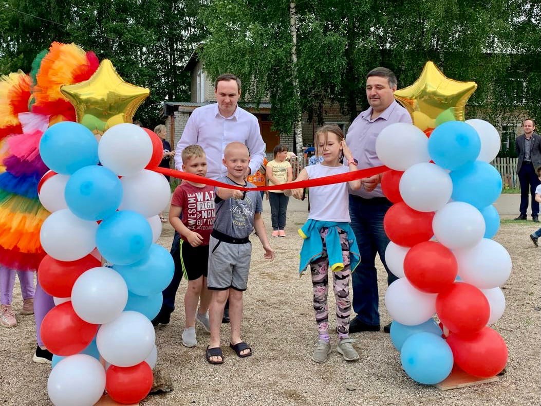 В поселке Семибратово оборудована новая детская площадка